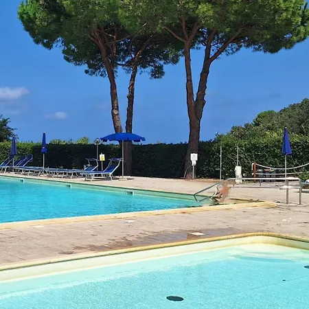 Elba Holidays - Napoleon * פרוצ'ו